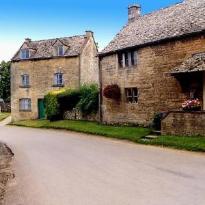 Old-World Charm of Cotswolds Old-World Charm of Cotswolds