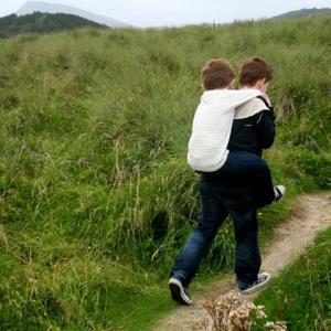 He aint heavy..Hes my bro He aint heavy..Hes my bro