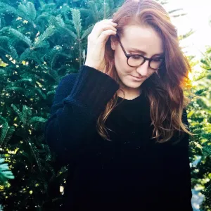 (Christmas) tree hugger (Christmas) tree hugger