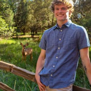 Fawn crashes Senior session! Fawn crashes Senior session!