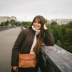 Gedeckte Farben und Rollkragenpullis – der Herbst ist da und wir feiern ihn mit unseren kuscheligsten Looks 🍂 Gedeckte Farben und Rollkragenpullis – der Herbst ist da und wir feiern ihn mit unseren kuscheligsten Looks 🍂