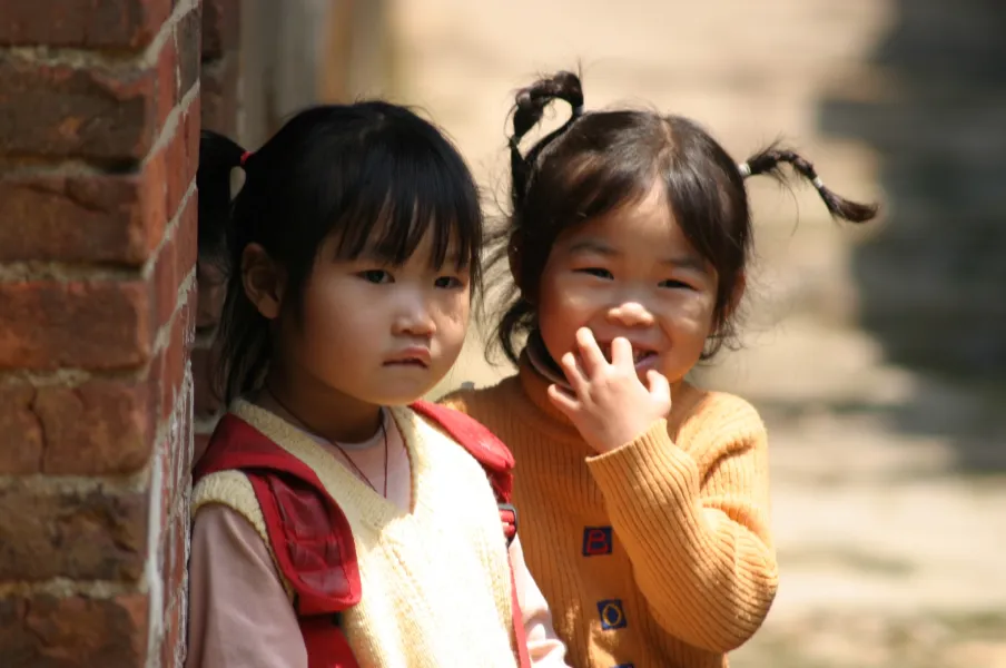 Look what I see.... Look what I see....