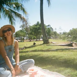 Friends & picnics Friends & picnics