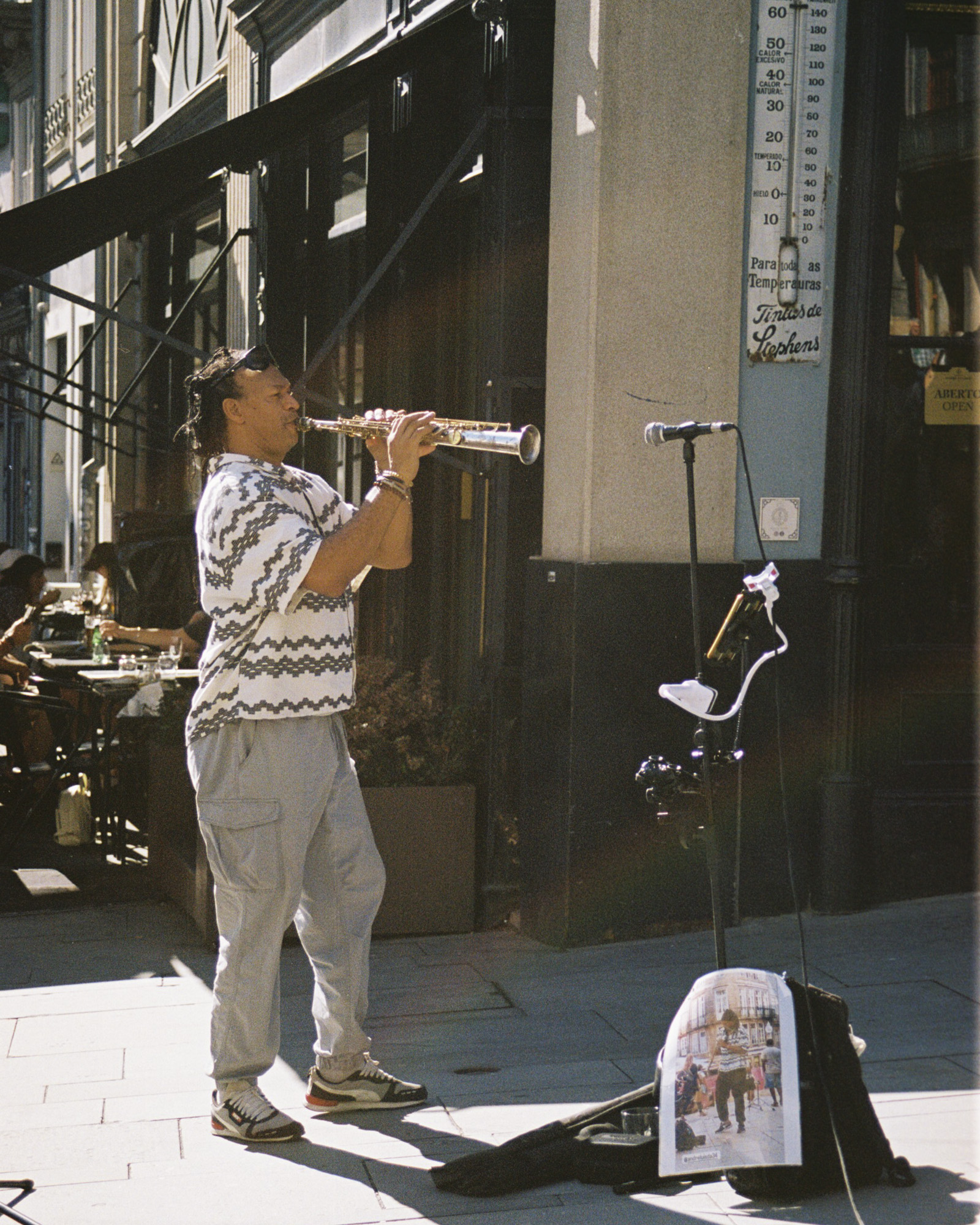 Musician in Porto on film | Portra 400