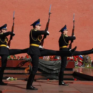 RELEVE DE LA GARDE  MOSCO