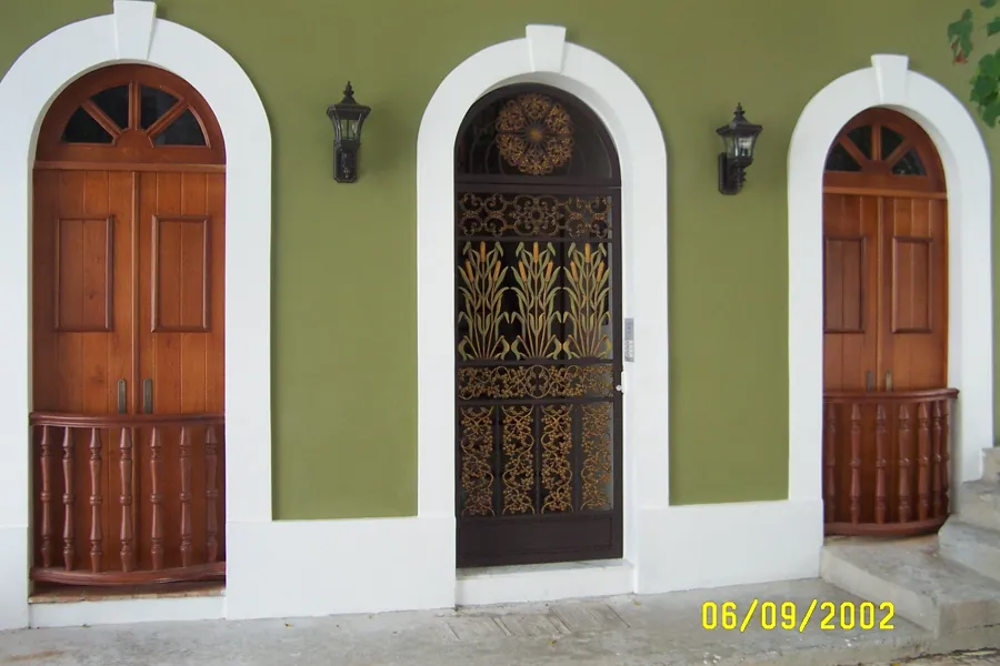 Las Puertas (the doors)