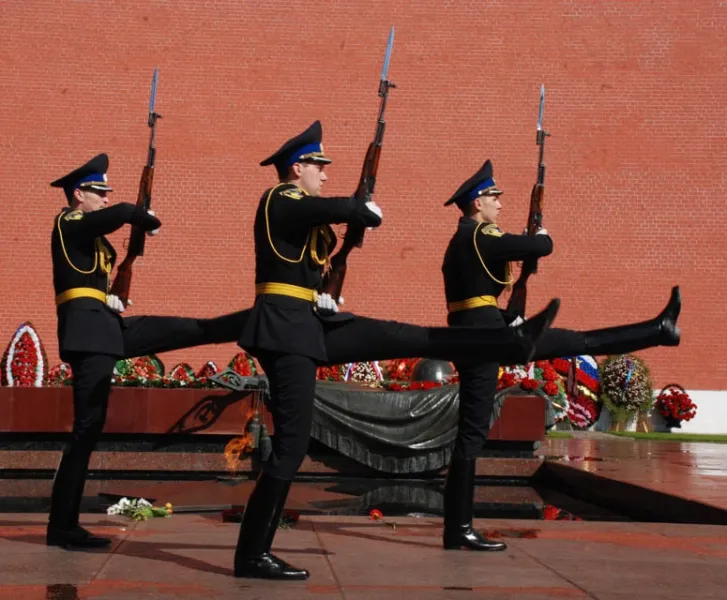 RELEVE DE LA GARDE  MOSCO