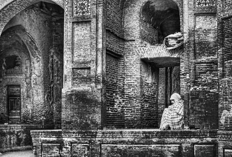 Living among the ruins