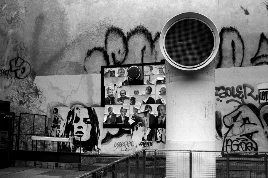 Mur  (TMAX 100)