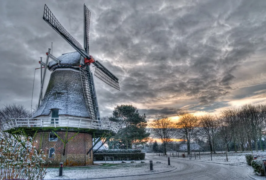 Dutchmill in the wintermorning