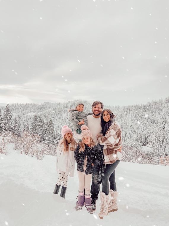 Family photo in the snow 