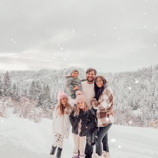 Family photo in the snow 